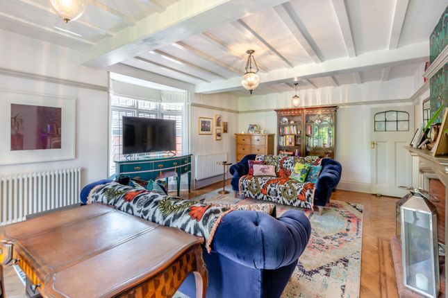 2 bed property, in Douglas Road, £750,000