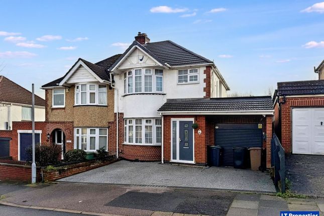 3 bed property, in Luton LU2, £390,000