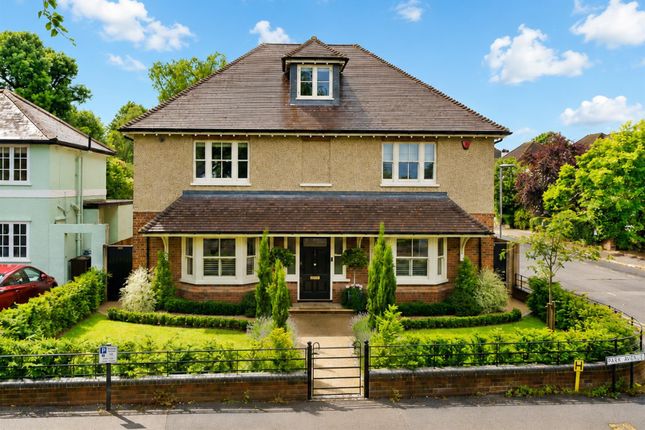 4 bed property, in Park Avenue, £2,800,000