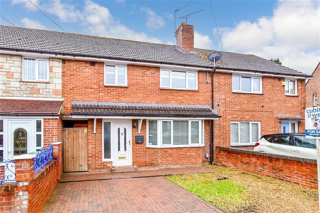 3 bed property, in Dockenfield Close, £310,000