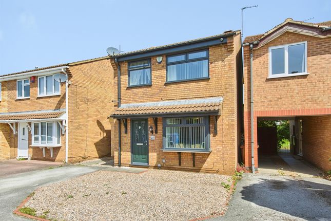3 bed property, in Rockbourne Close, £250,000
