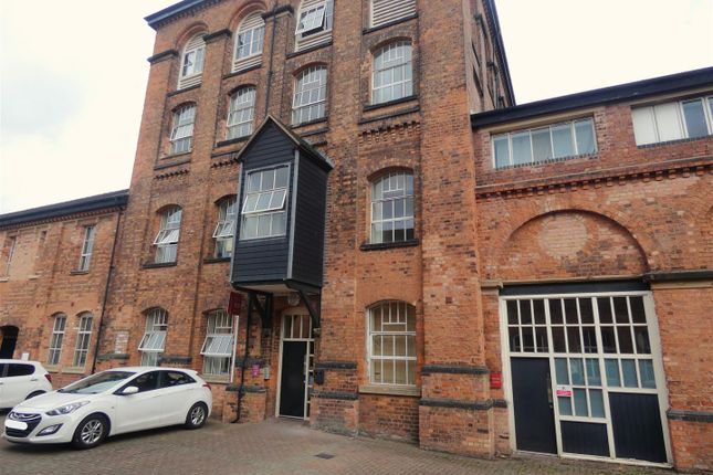 2 bed property, in Tiger Court, £70,000