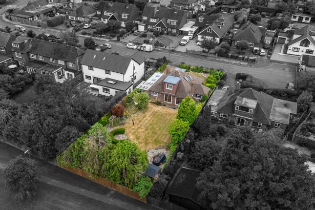 3 bed property, in Wadham Close, £850,000