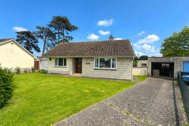 3 bed property, in Fairford Close, £299,950