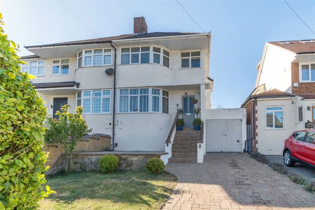 3 bed property, in Brownspring Drive, £625,000