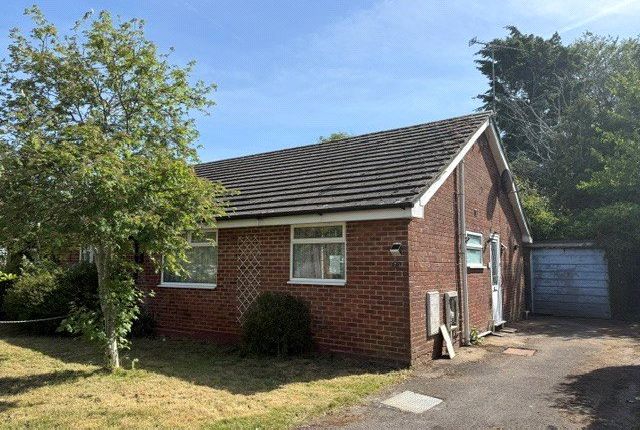 2 bed property, in Joyce Dickson Close, £220,000