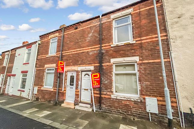 2 bed property, in Second Street, £52,000