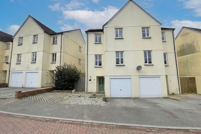 4 bed property, in Swans Reach, £425,000