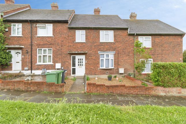 3 bed property, in Tyler Grove, £280,000
