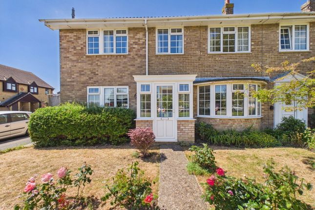 4 bed property, in The Curlews, £500,000