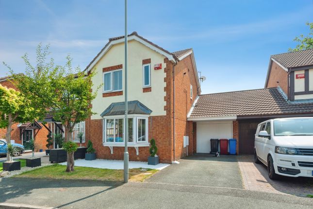 3 bed property, in Harrier Drive, £270,000