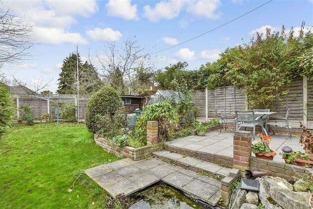 4 bed property, in Faygate Crescent, £550,000