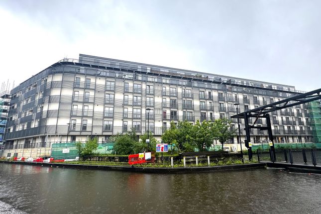 1 bed property, in Vantage Quay, £190,000