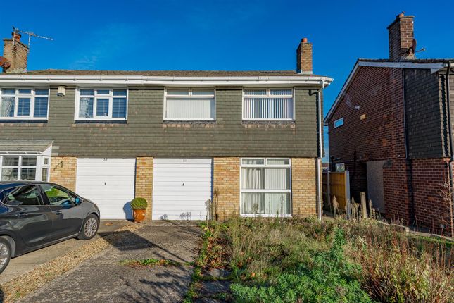 3 bed property, in Easedale Drive, £220,000