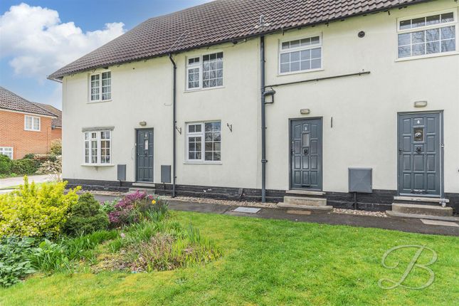 2 bed property, in Hutt Farm Court, £165,000