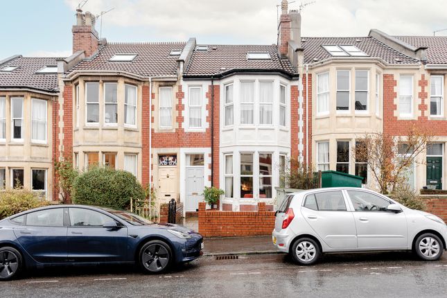4 bed property, in Leighton Road, £700,000