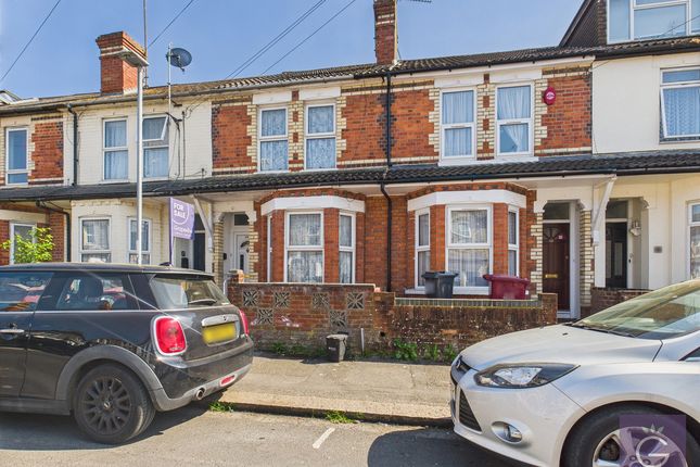 3 bed property, in Grange Avenue, £325,000
