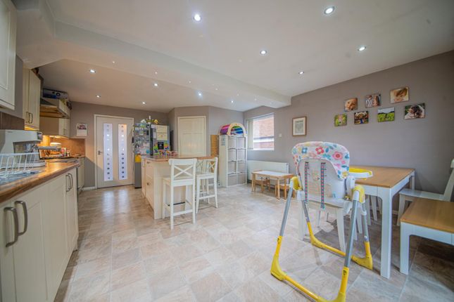 3 bed property, in Itchen Avenue, £340,000