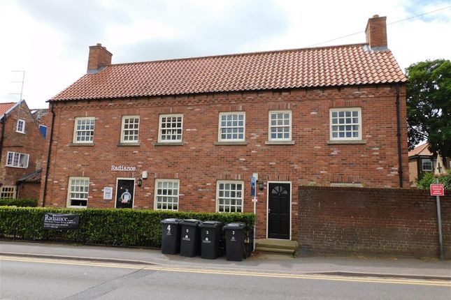 1 bed property, in Market Place, £90,000