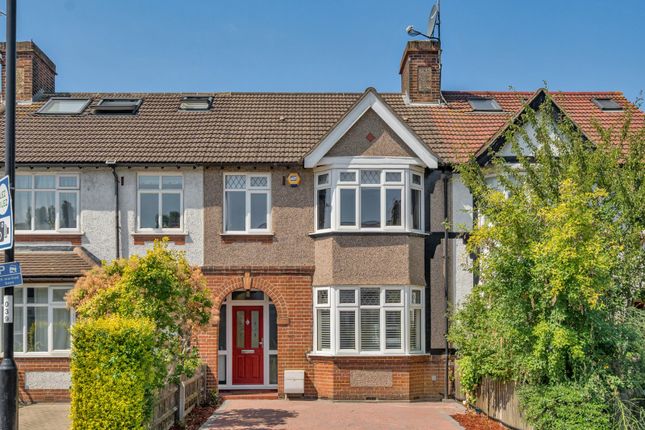 3 bed property, in Manor Lane, £685,000