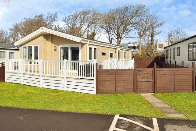 2 bed property, in Berrow Road, £99,950
