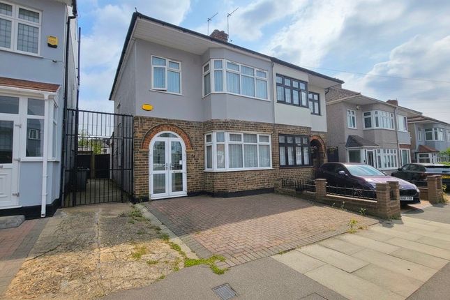 3 bed property, in Canon Avenue, £500,000