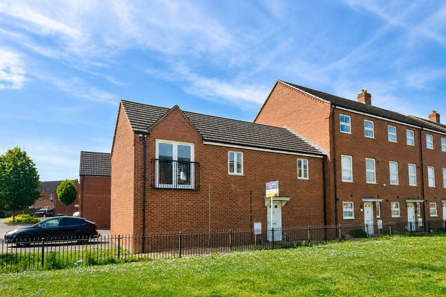 2 bed property, in Buckenham Walk Kingsway, £165,000