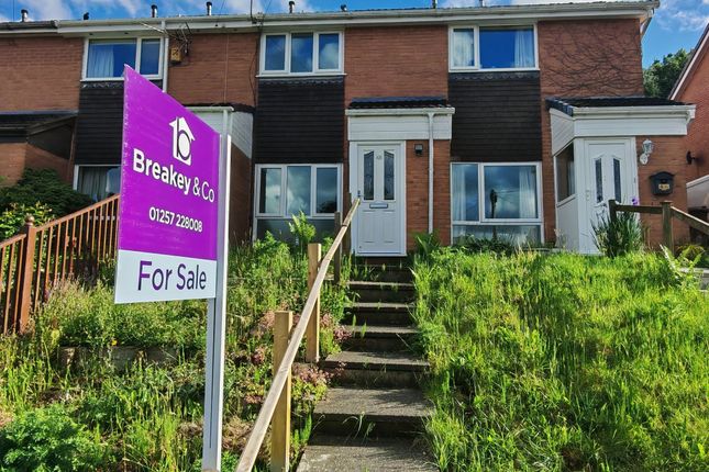 2 bed property, in Essex Road, £190,000