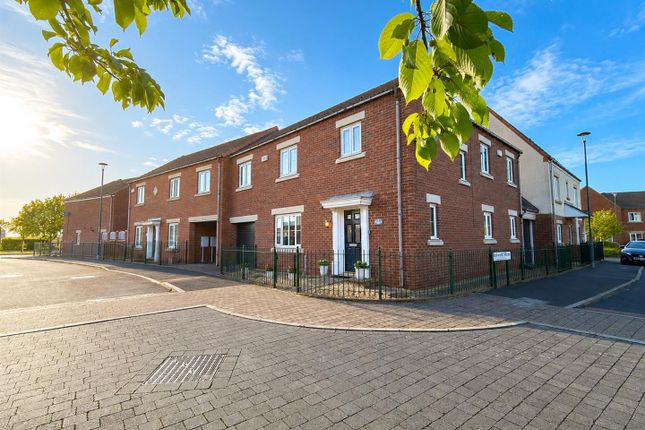 4 bed property, in Holderness Drive, £265,000