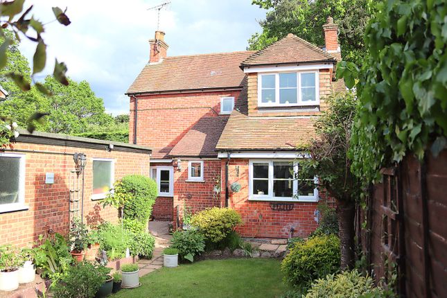 2 bed property, in Shepherds Walk, £500,000