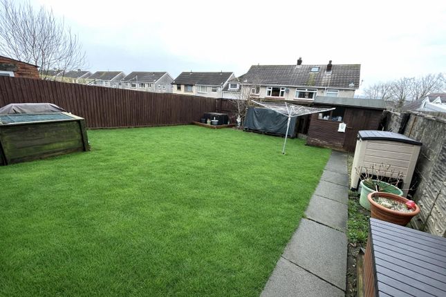 3 bed property, in Dunraven Close, £220,000