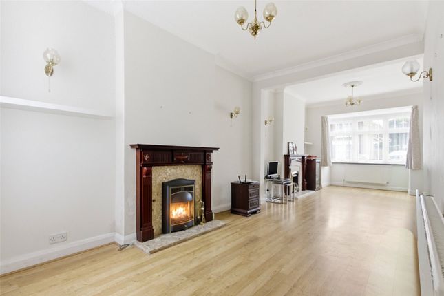 4 bed property, in Warwick Road, £700,000
