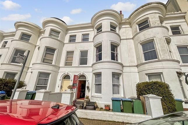 2 bed property, in South Terrace, £100,000