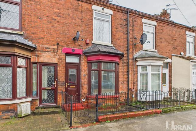 2 bed property, in Aberdeen Street, £80,000