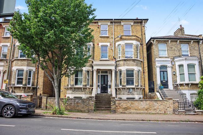 2 bed property, in Fernside Road, £420,000