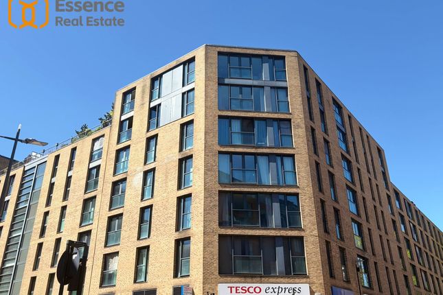 1 bed property, in St. John's Walk, £110,000