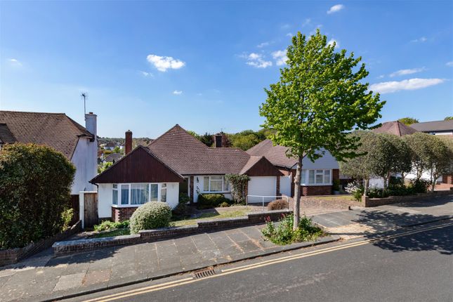 3 bed property, in Benett Drive, £775,000