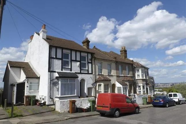 1 bed property, in 41B Ruskin Road, £15,000