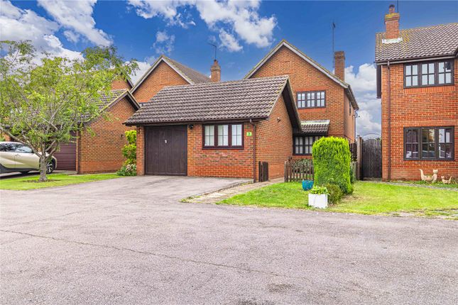 4 bed property, in Knolls View, £475,000