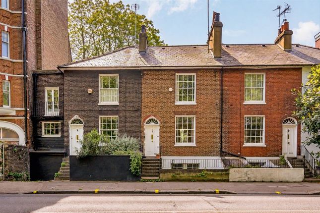 2 bed property, in New Kings Road, £1,050,000