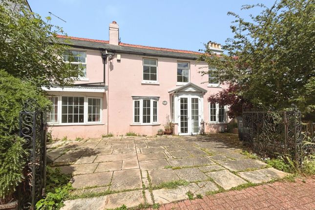 4 bed property, in The Green, £650,000