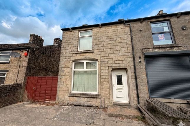 2 bed property, in Lee Lane, £150,000