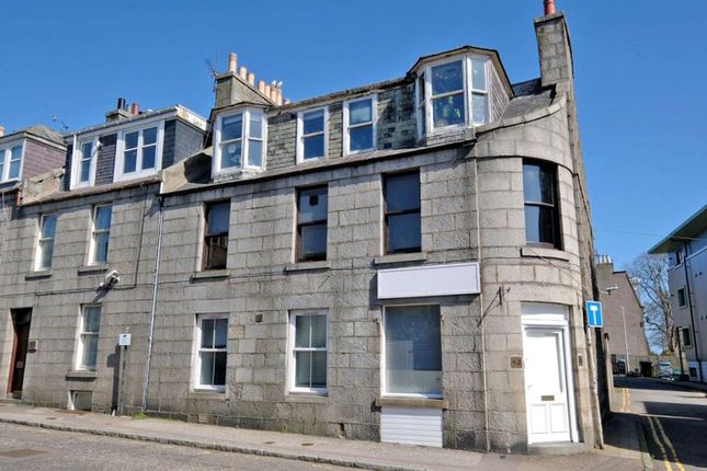 2 bed property, in 101, £60,000