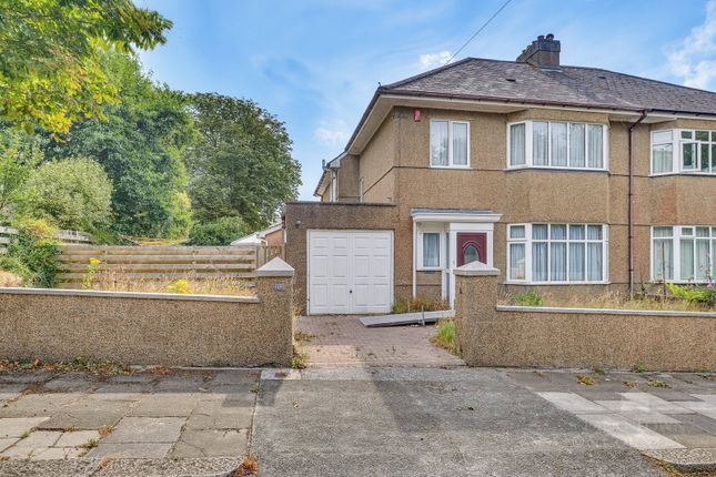 4 bed property, in Seymour Park, £500,000