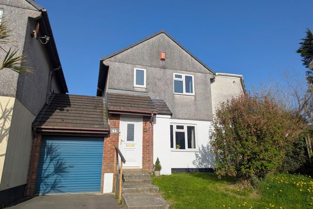 5 bed property, in Kingsley Court, £345,000