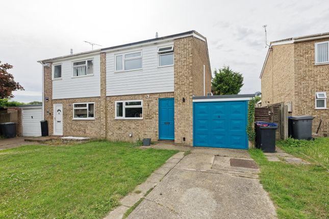 3 bed property, in Holbourn Close, £290,000