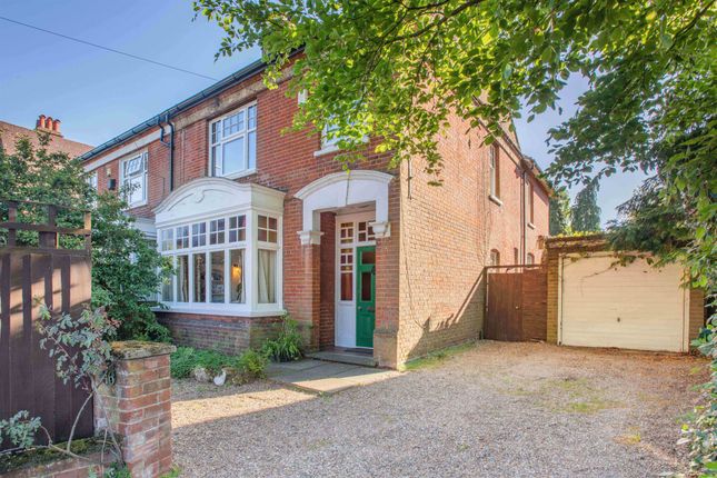 4 bed property, in Mile End Road, £600,000