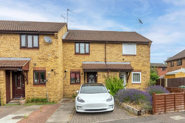 2 bed property, in Millstream Way, £280,000
