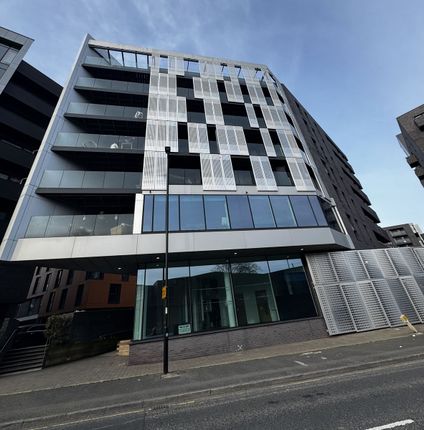 3 bed property, in The Plaza, £220,000