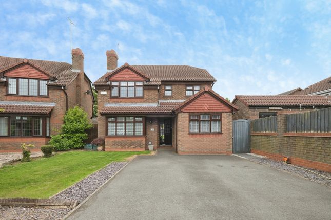 5 bed property, in Sandhurst Drive, £500,000